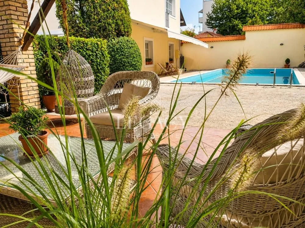 Rent, house, 400m², Zvezdara Sve Podlokacije, Beograd