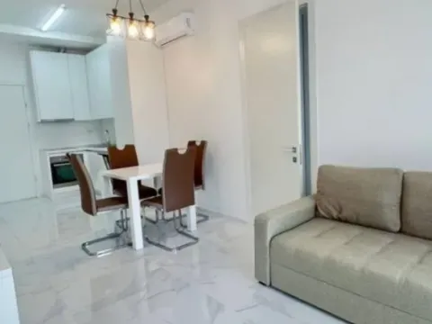 Izdavanje, dvosoban stan, 70m², Bečići, Budva - image 3