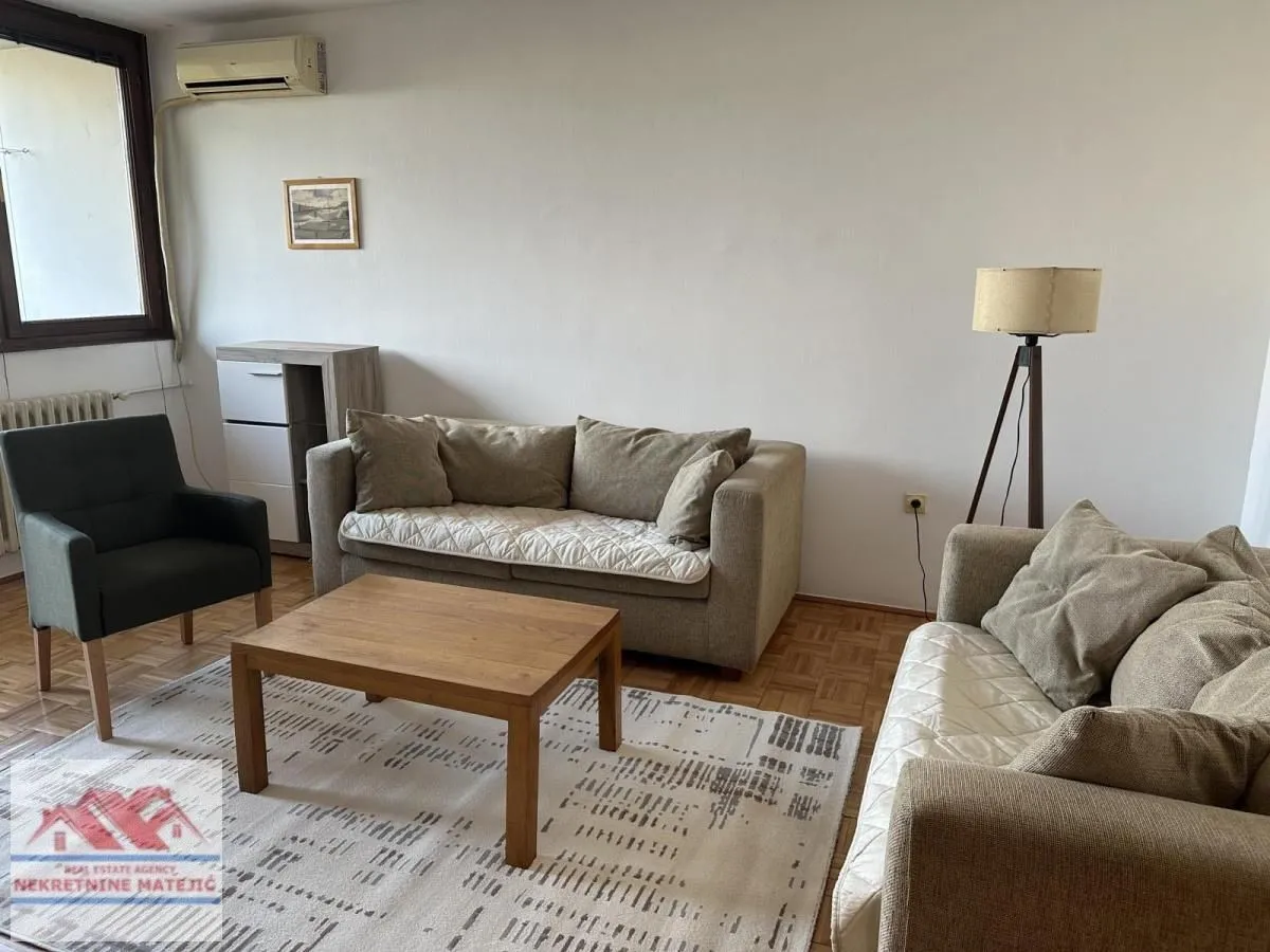 Prodaja, dvosoban stan, 60m², Centar, Kragujevac