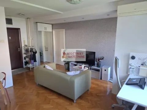 Izdavanje, jednosoban stan, 45m², Kalenić Pijaca, Vračar Sve Podlokacije - image 2