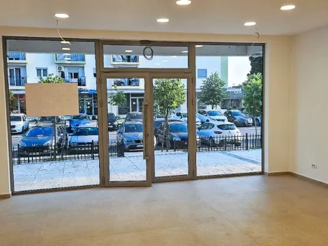Izdavanje, poslovni prostor, 46m², Tuški Put, Podgorica - image 5