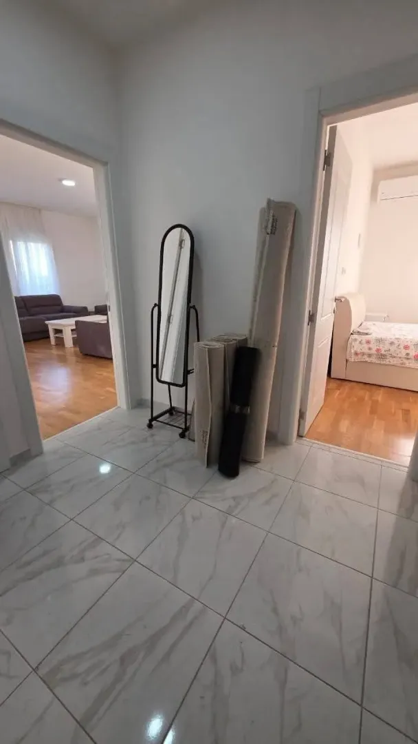 Prodaja, dvosoban stan, 70m², 1 maj, Podgorica