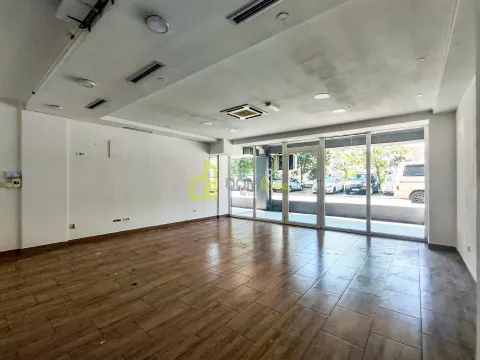 Izdavanje, poslovni prostor, 50m², City Kvart, Podgorica - image 4