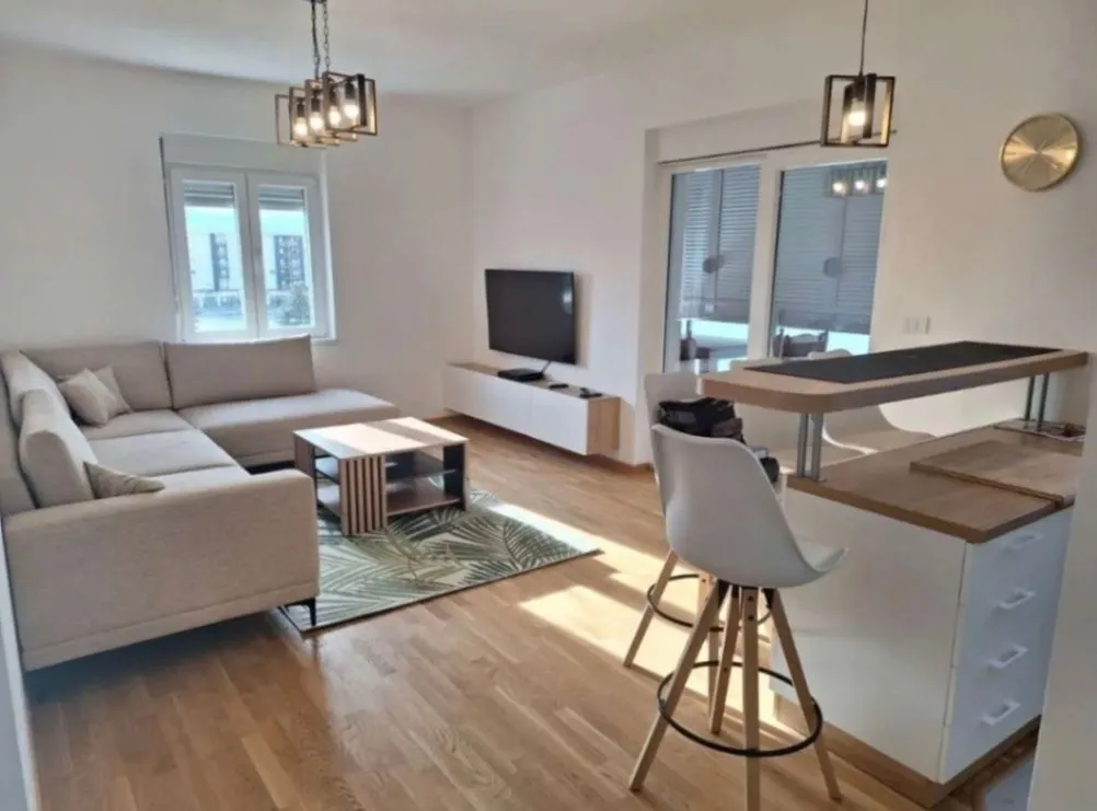 Izdavanje, dvosoban stan, 64m², City Kvart, Podgorica