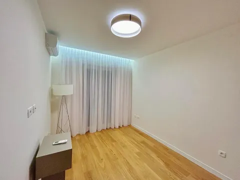 Izdavanje, dvosoban stan, 108m², Central Point, Podgorica - image 8