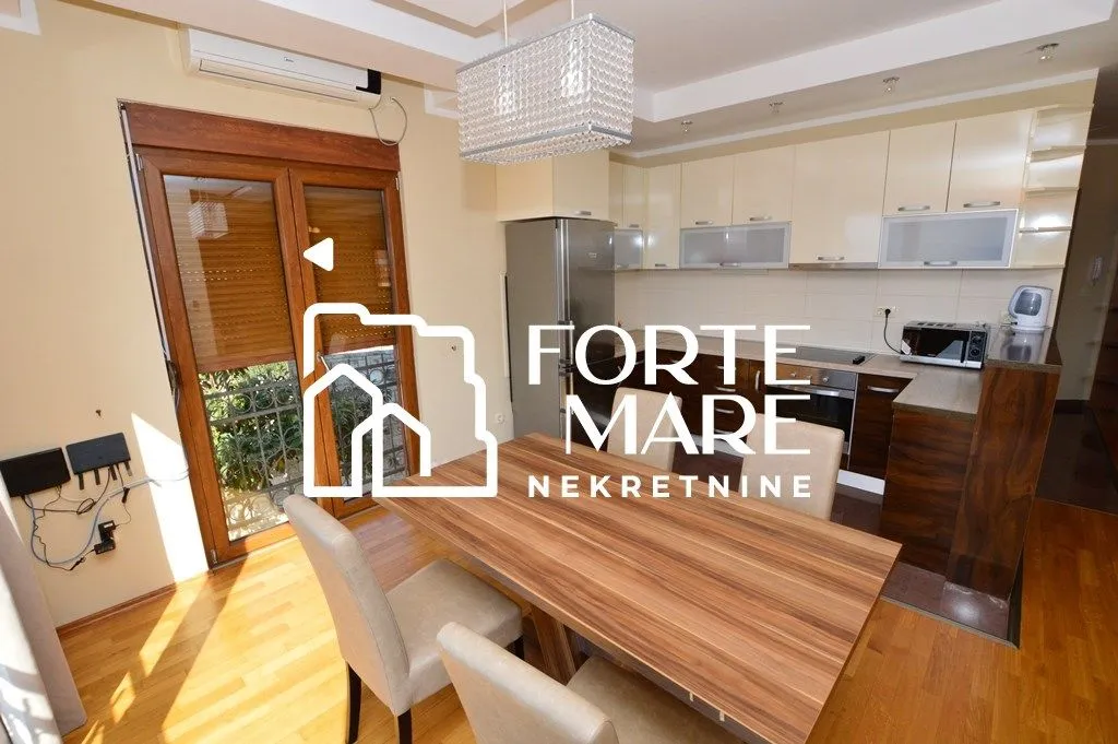 Prodaja, trosoban stan, 140m², Zelenika, Herceg Novi
