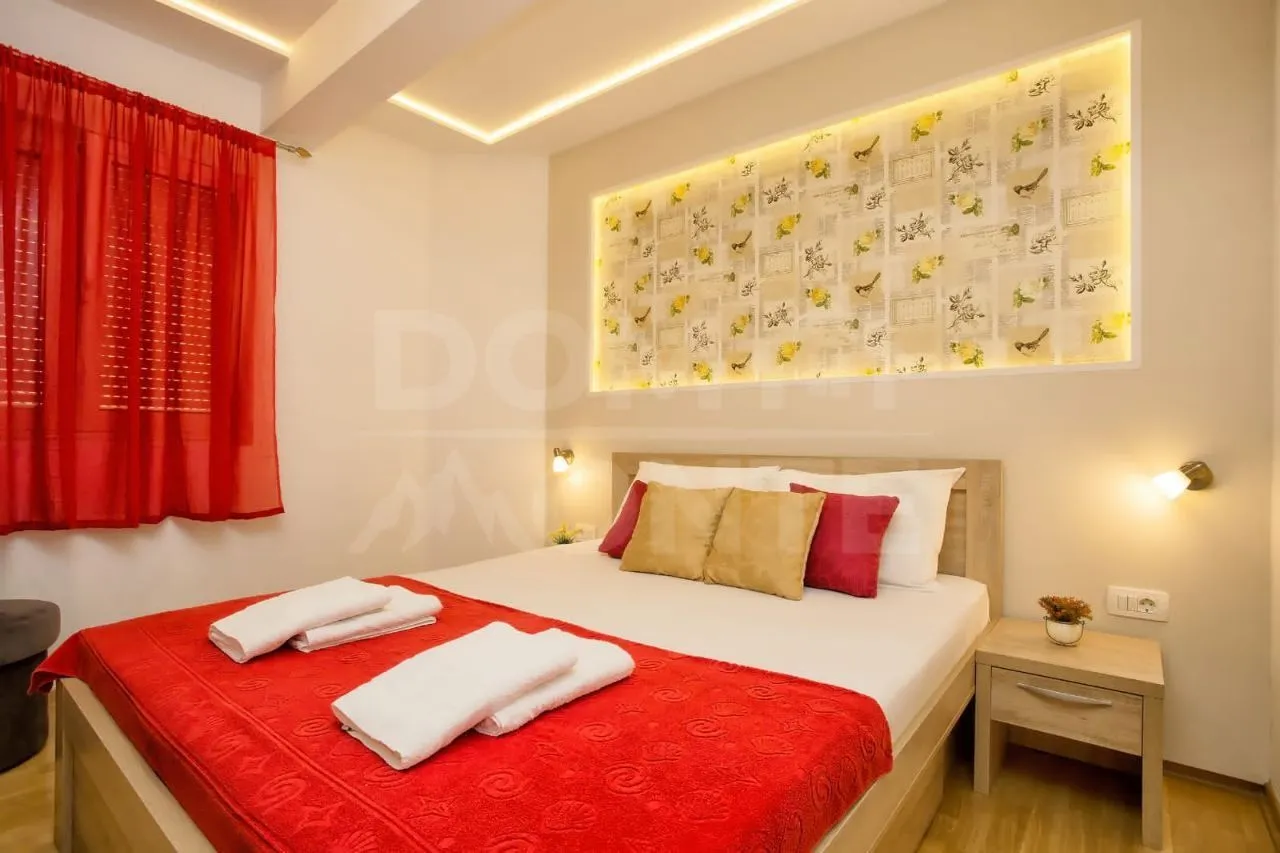 Rent, one bedroom apartment, 45m², Dobrota, Kotor