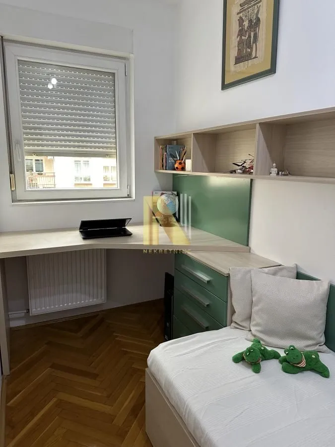 Prodaja, trosoban stan, 79m², Adamovićevo Naselje, Novi Sad Sve Podlokacije