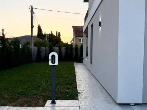 Izdavanje, kuća, 225m², Gornja Gorica, Podgorica - image 13