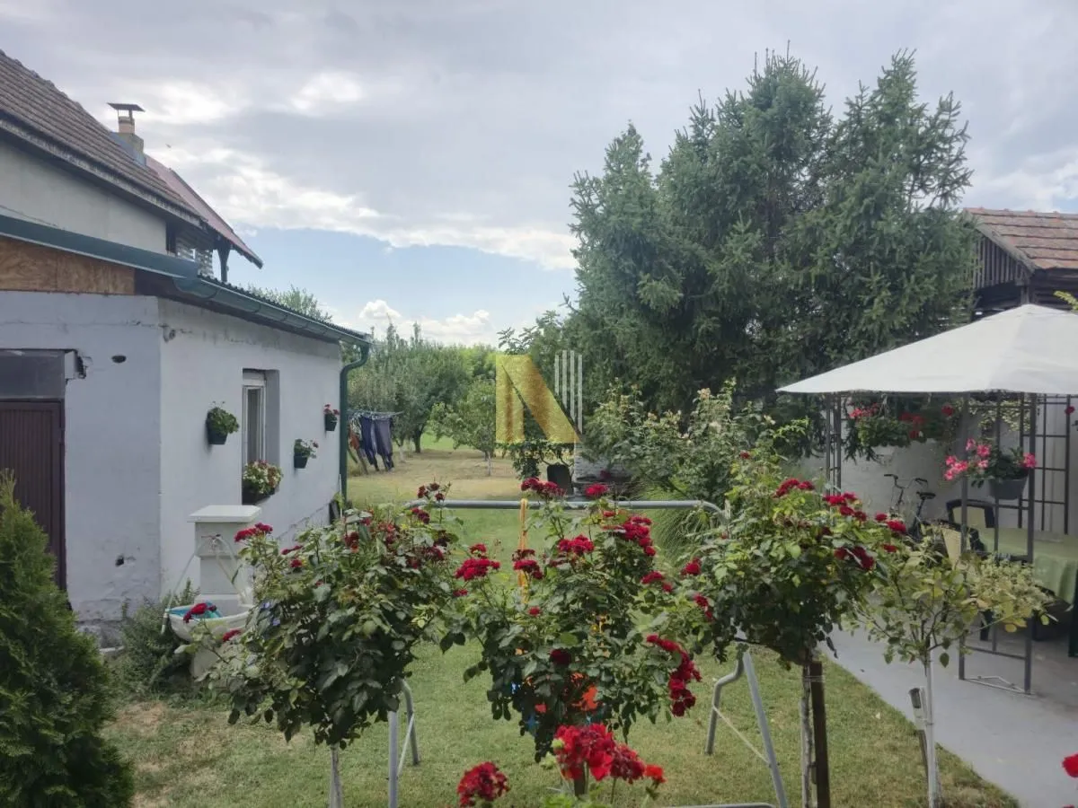 Prodaja, kuća, 125m², Vidovdansko naselje, Novi Sad Sve Podlokacije
