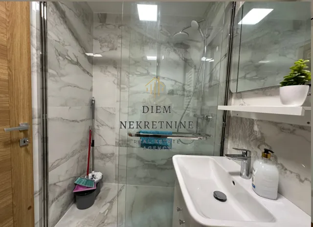 Izdavanje, jednosoban stan, 46m², City Kvart, Podgorica