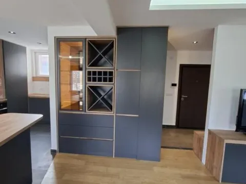 Prodaja, četvorosoban stan, 135m², Pančevo, Srbija - image 2