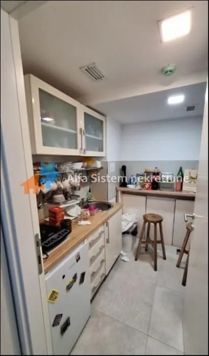 Rent, office space, 250m², Karaburma, Palilula Sve Podlokacije