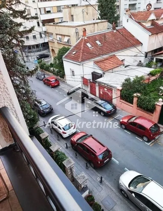 Rent, two bedroom apartment, 42m², Vračar Sve Podlokacije, Beograd