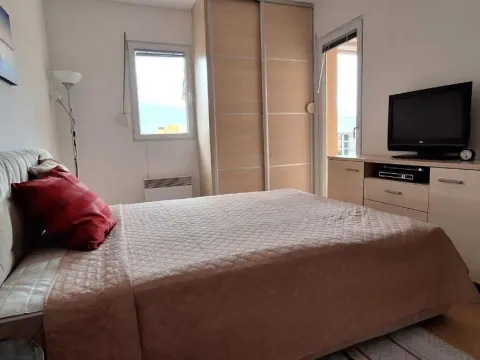 Rent, one bedroom apartment, 45m², Budva, Crna Gora - image 8