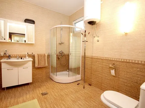 Prodaja, kuća, 300m², Sutomore, Bar - image 16