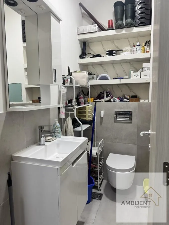 Prodaja, trosoban stan, 71m², Stari Banovci, Stara Pazova