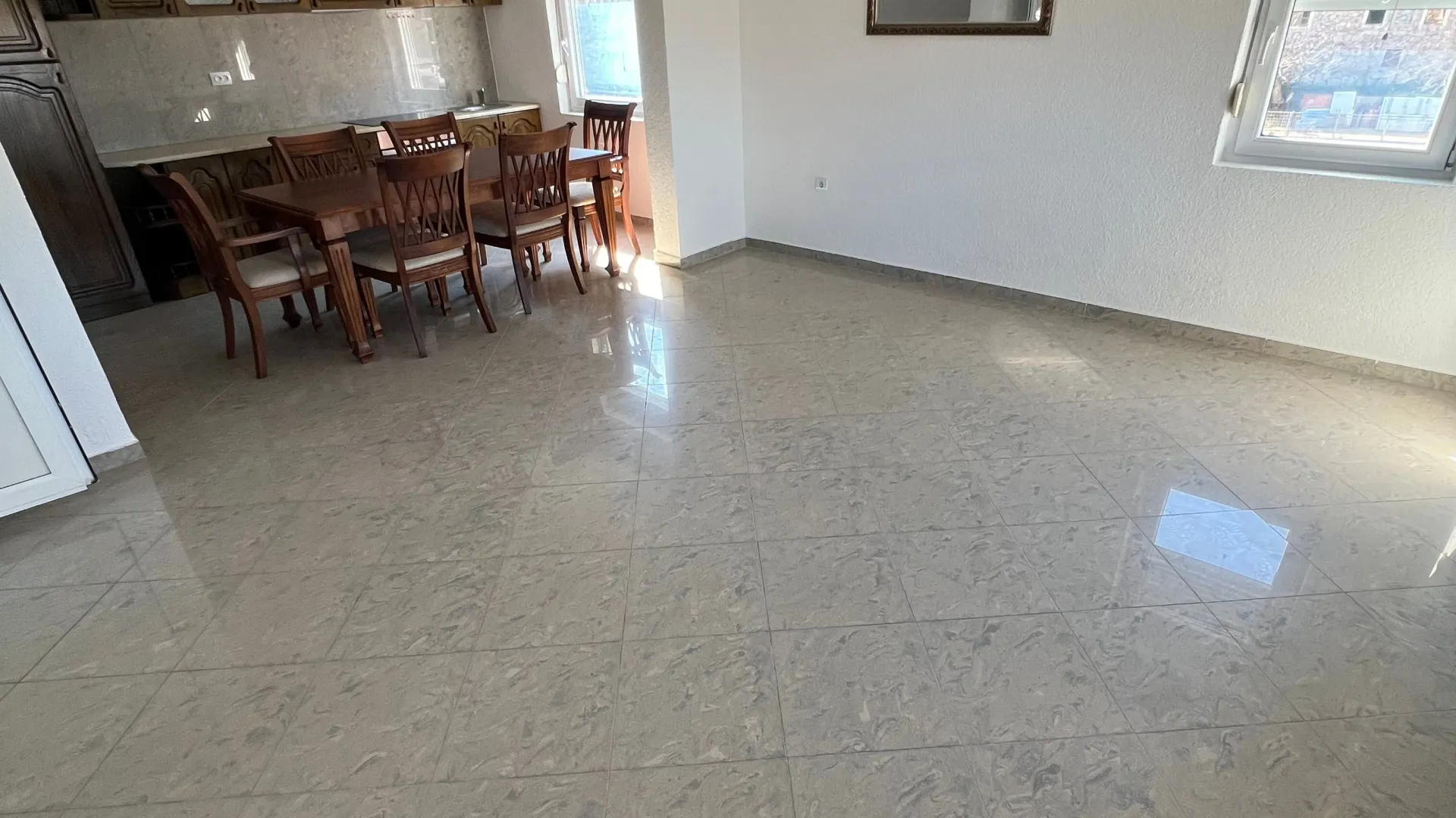 Izdavanje, dvosoban stan, 90m², Tomba, Bar