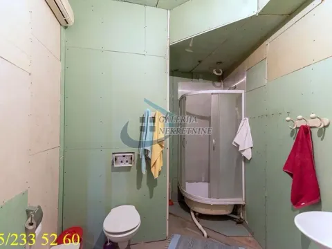 Sale, two bedroom apartment, 72m², Kalenić Pijaca, Vračar Sve Podlokacije - image 5