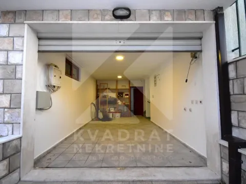 Prodaja, kuća, 370m², Zabjelo, Podgorica - image 48