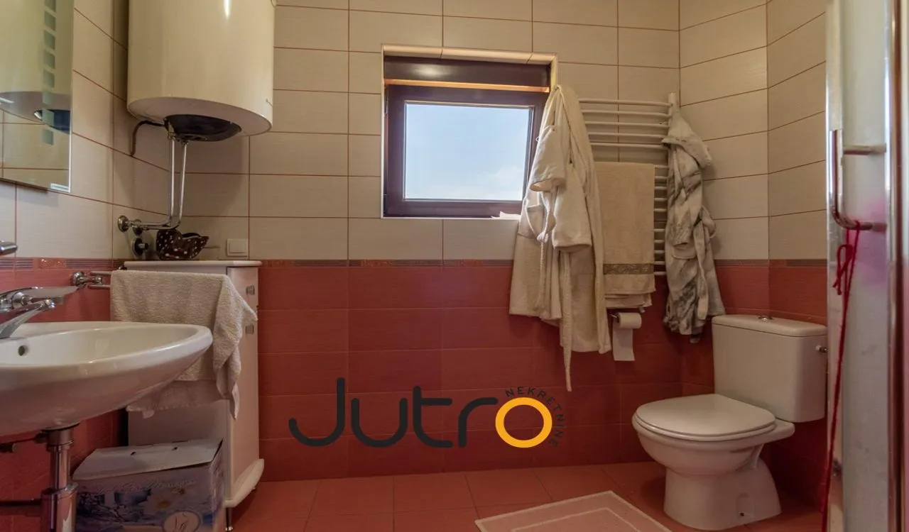Rent, house, 320m², Donja Gorica, Podgorica