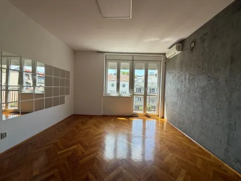 Sale, two bedroom apartment, 68m², Dorćol Sve Podlokacije, Beograd - image 2