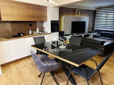 Izdavanje, četvorosoban stan, 120m², Neimar, Vračar Sve Podlokacije - image 3