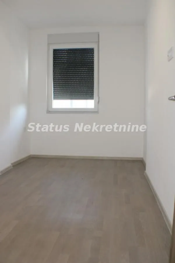 Prodaja, trosoban stan, 77m², Petrovaradin, Novi Sad