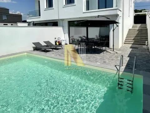 Izdavanje, kuća, 215m², Sremska Kamenica, Petrovaradin - image 7