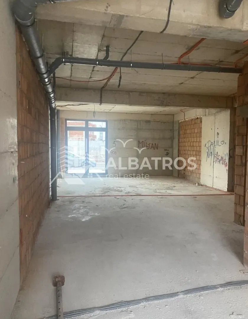Izdavanje, poslovni prostor, 95m², Šušanj, Bar