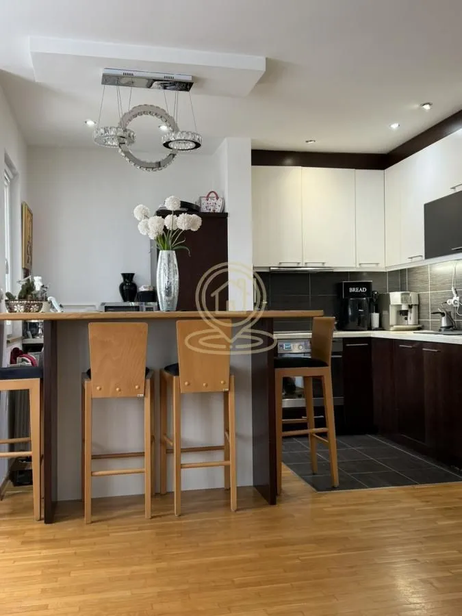 Prodaja, četvorosoban stan, 110m², Pivara, Kragujevac