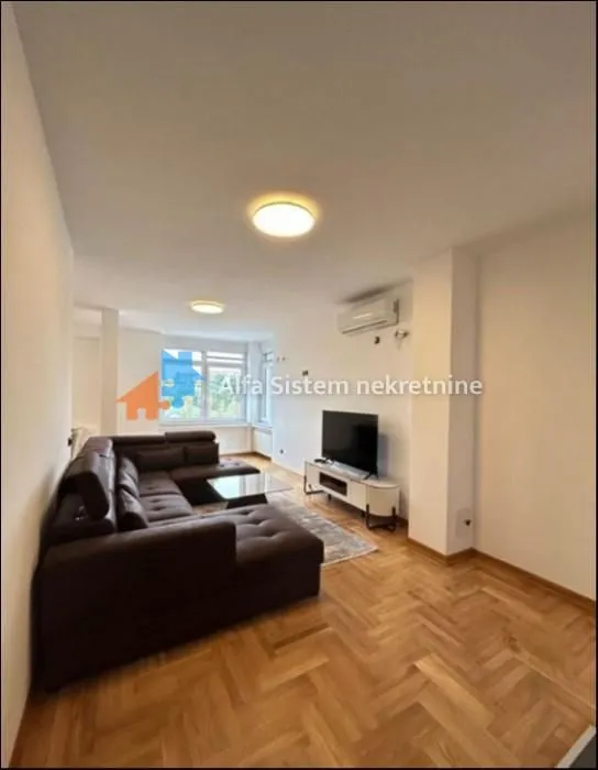 Izdavanje, trosoban stan, 100m², Savski Venac, Beograd