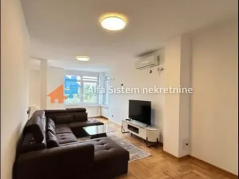 Izdavanje, trosoban stan, 100m², Savski Venac, Beograd