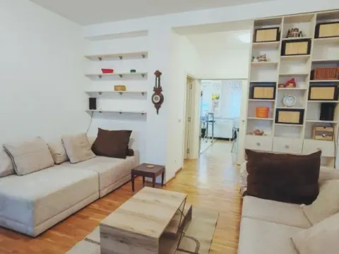 Izdavanje, četvorosoban stan, 85m², Zvezdara Sve Podlokacije, Beograd - image 2