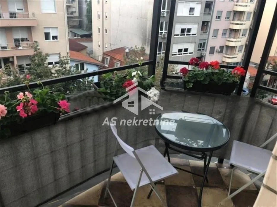 Izdavanje, dvosoban stan, 58m², Crveni Krst, Beograd