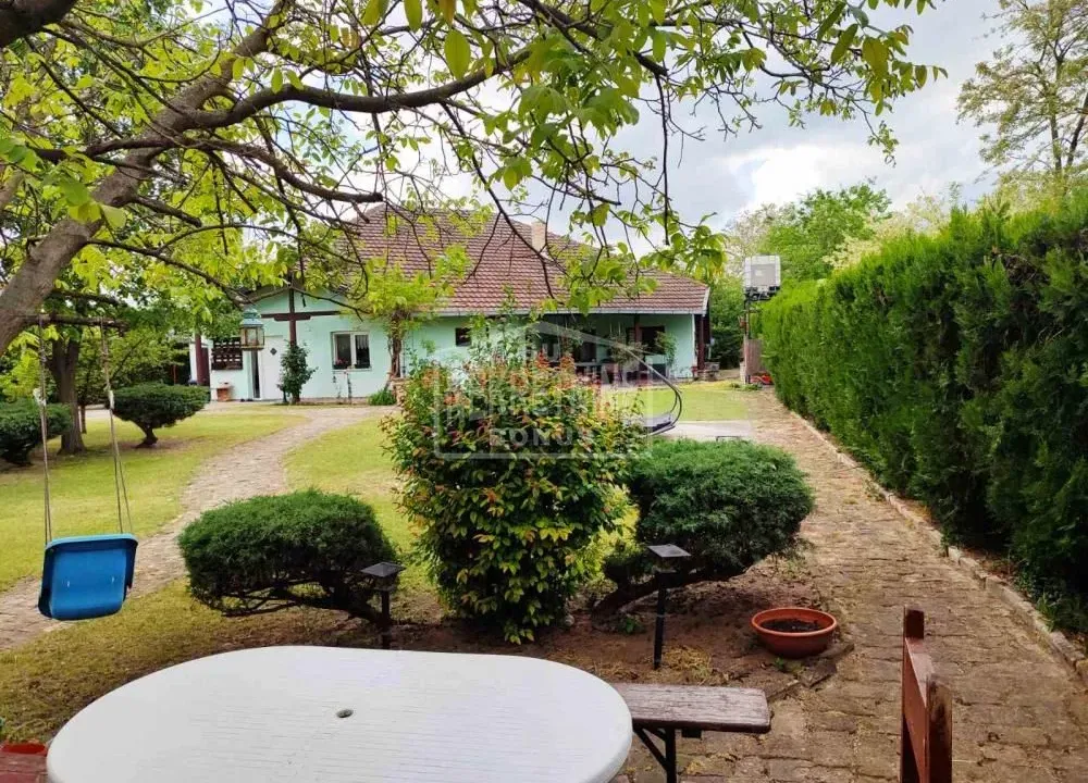 Prodaja, kuća, 232m², Makova Sedmica, Subotica