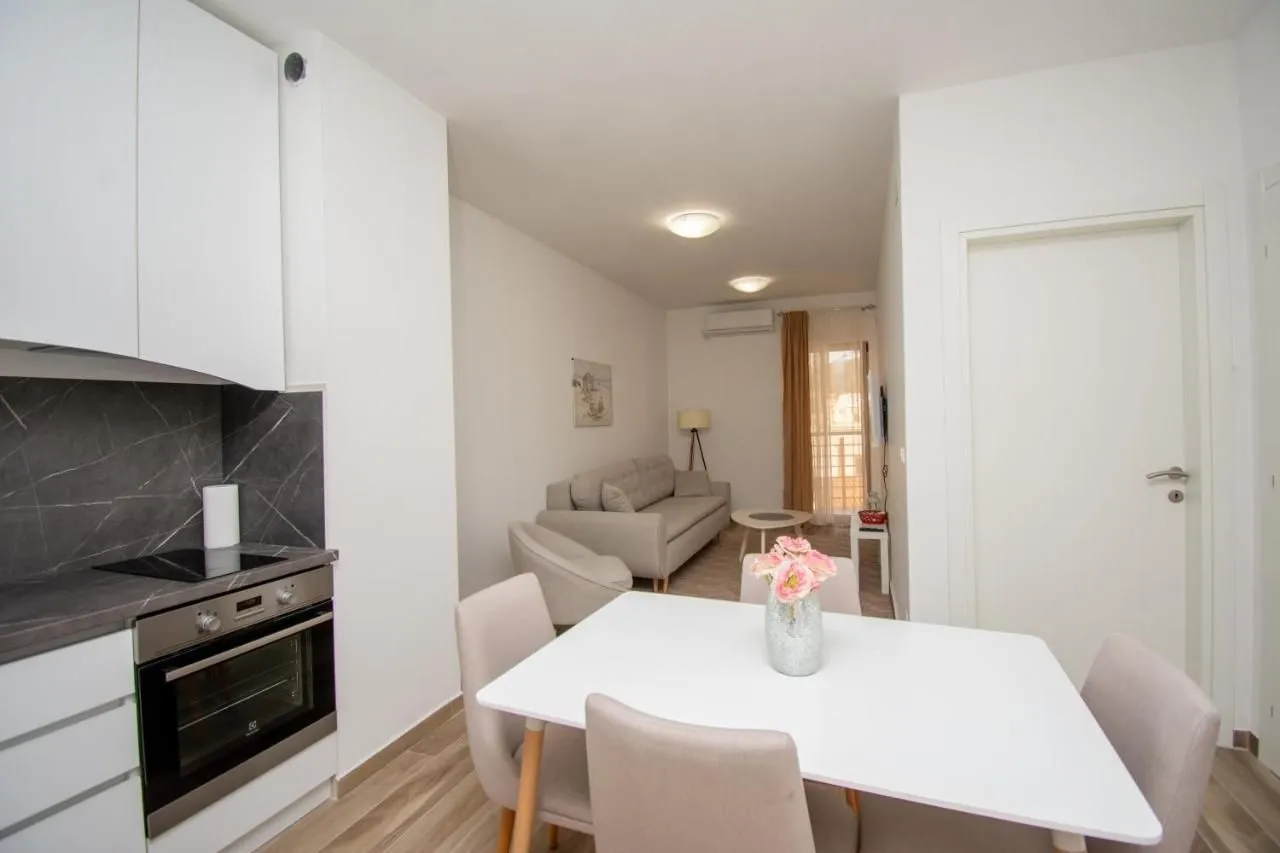 Rent, one bedroom apartment, 46m², Budva, Crna Gora