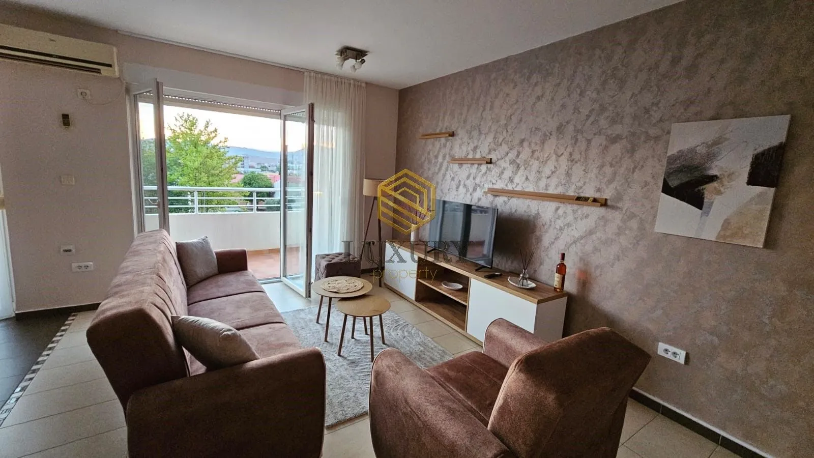Prodaja, dvosoban stan, 80m², Ljubović, Podgorica