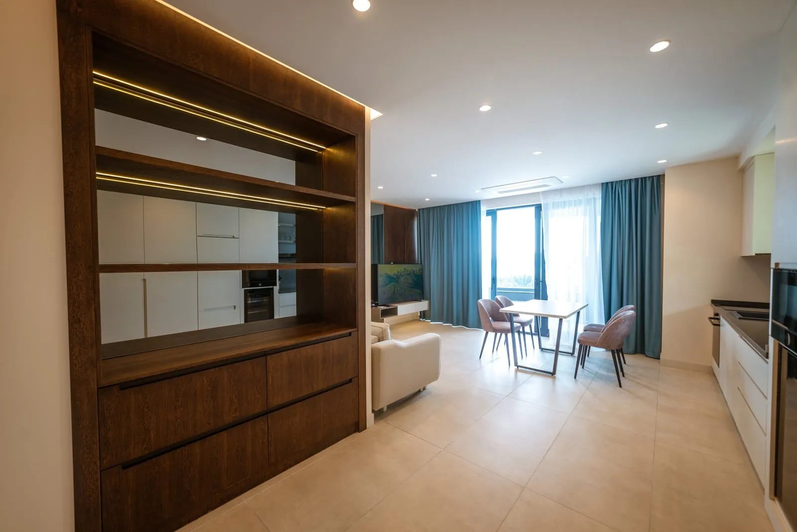Prodaja, trosoban stan, 77m², Bečići, Budva
