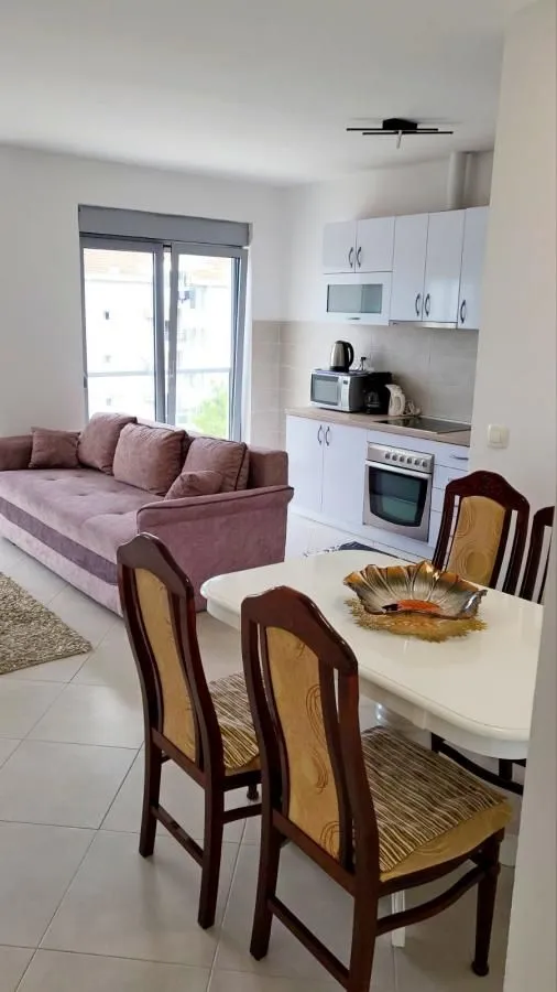 Prodaja, dvosoban stan, 63m², Tivat, Crna Gora