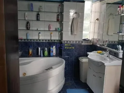 Prodaja, kuća, 400m², Podgorica, Crna Gora - image 7