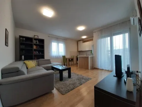 Rent, one bedroom apartment, 50m², Dalmatinska ulica, Podgorica - image 13
