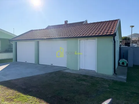 Izdavanje, trosoban stan, 165m², Farmaci, Podgorica - image 15