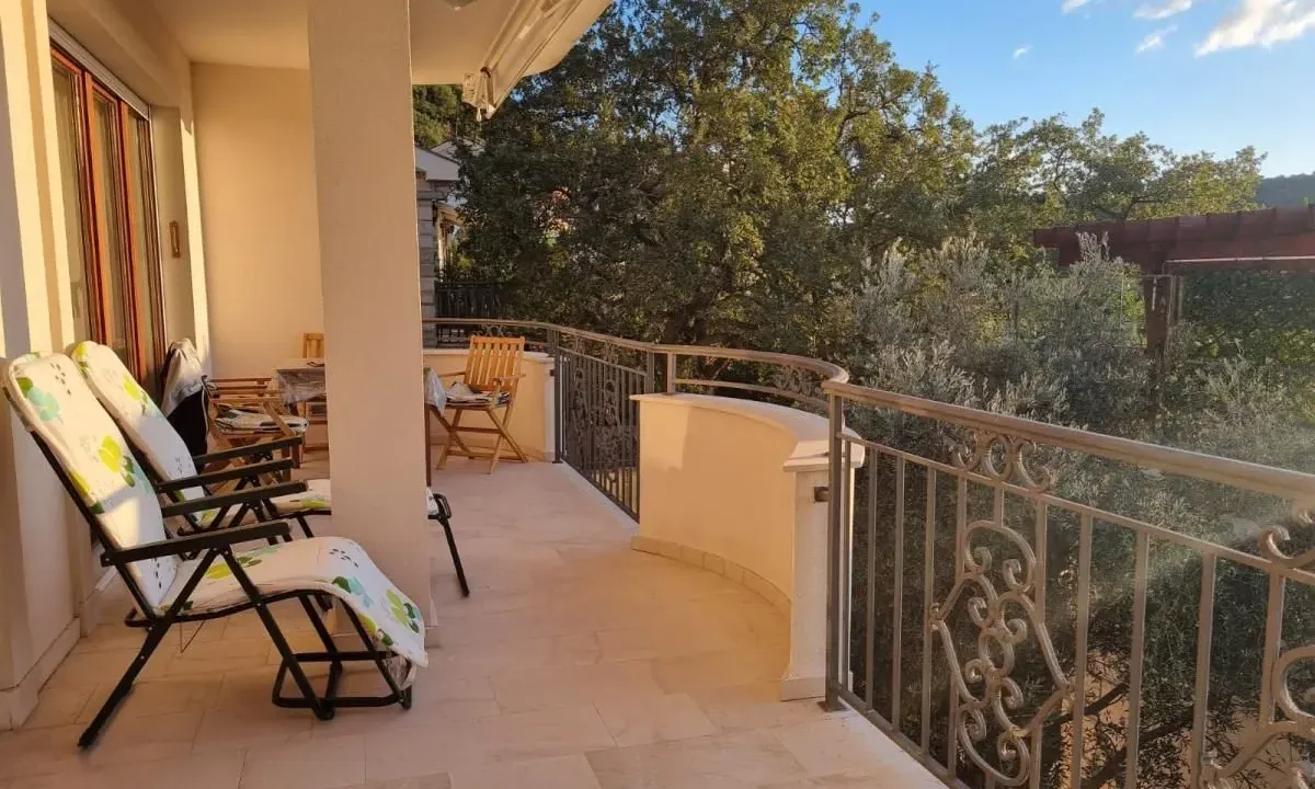 Prodaja, dvosoban stan, 113m², Petrovac, Budva