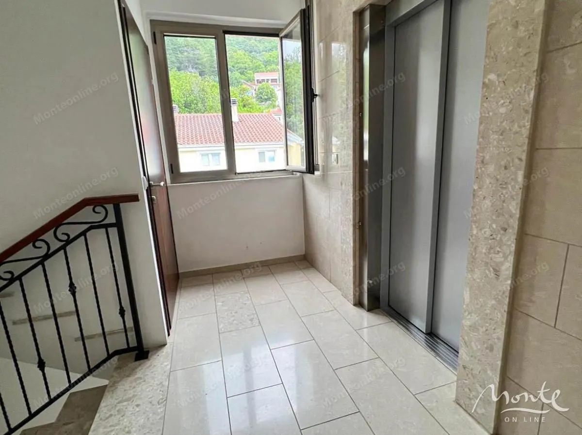 Sale, one bedroom apartment, 56m², Tivat, Crna Gora