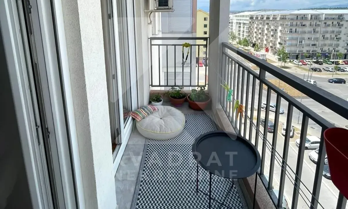Izdavanje, jednosoban stan, 42m², Stari Aerodrom, Podgorica