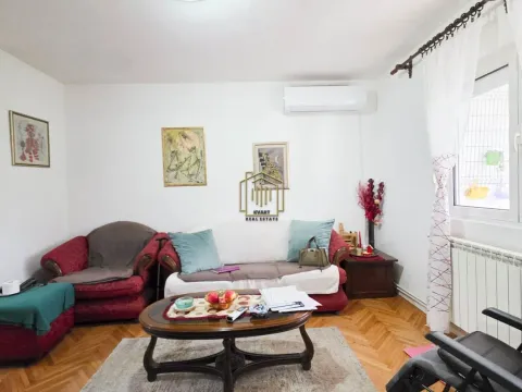 Prodaja, kuća, 115m², Tološi, Podgorica - image 2