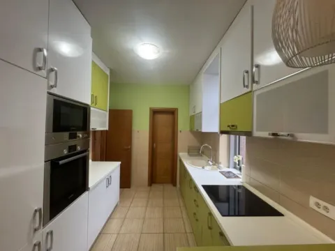 Izdavanje, trosoban stan, 137m², Gorica C, Podgorica - image 7
