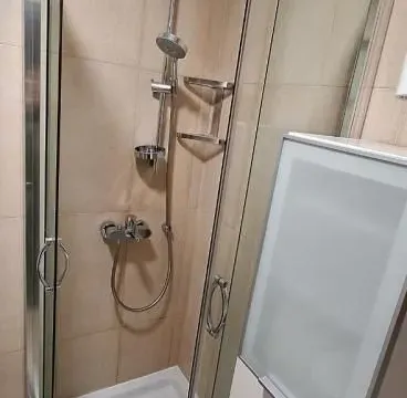 Rent, one bedroom apartment, 45m², Budva, Crna Gora - image 7