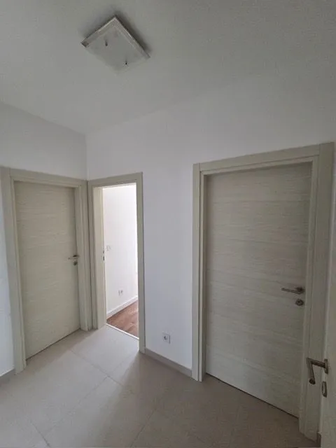 Izdavanje, dvosoban stan, 72m², Zagorič, Podgorica
